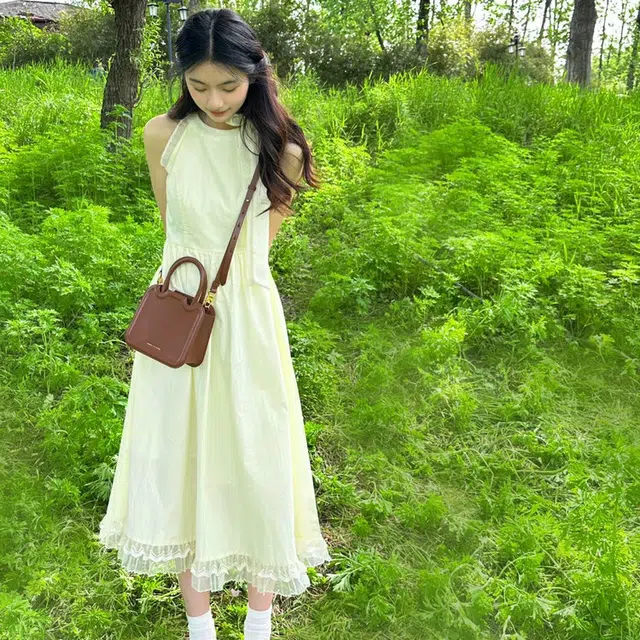 小菊川栗 法式浪漫夏季海边度假风名媛沙滩仙气长裙无袖连衣裙 女款 杏色