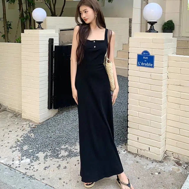 小菊川栗 时尚设计气质高级感吊带连衣裙 女款