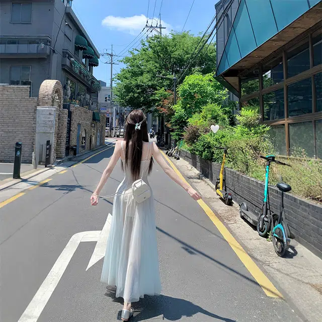 小菊川栗 时尚舒适百搭吊带连衣裙 女款 浅蓝