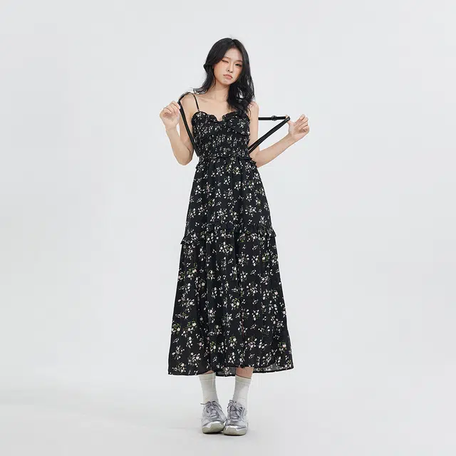 小菊川栗 时尚舒适百搭吊带连衣裙 女款 黑色