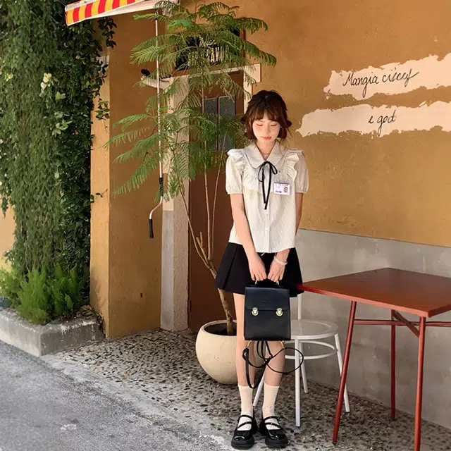 小菊川栗 韩版学院风洋气甜美百搭短袖娃娃领荷叶边蝴蝶结条纹衬衫上衣裙装套装 女款