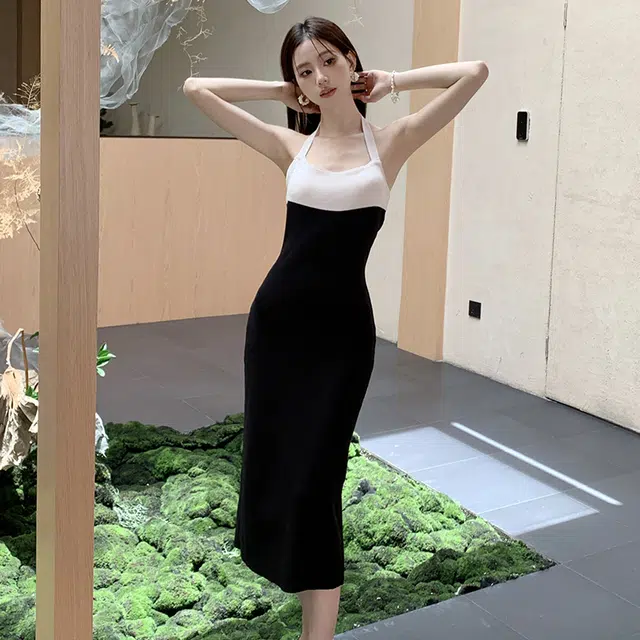 小菊川栗 法式高级感挂脖撞色露背包臀性感纯欲气质修身吊带连衣裙 女款 黑色