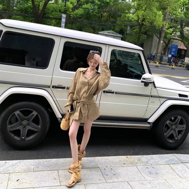 小菊川栗 纯色宽松适中翻领长袖衬衫 女款