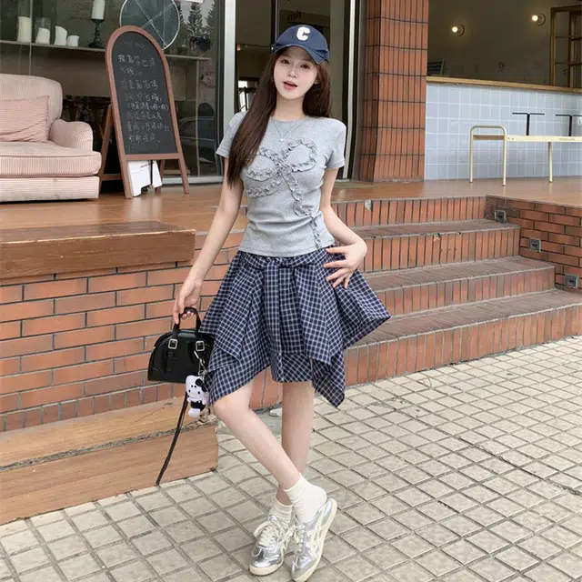 小菊川栗 舒适百搭休闲短袖上衣简约气质优雅半身裙裙装套装 女款