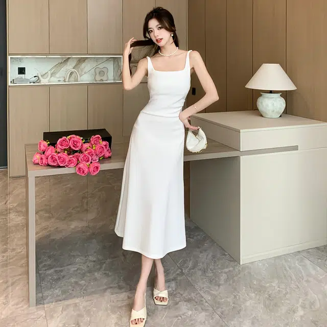 小菊川栗 纯色方领简约长款吊带连衣裙 女款 白色