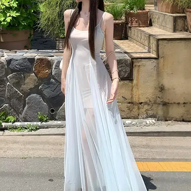 小菊川栗 时尚舒适百搭吊带连衣裙 女款 浅蓝