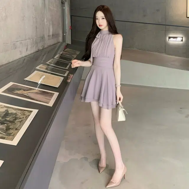 小菊川栗 学院风时尚休闲潮流甜辣穿搭浪漫高级感优雅气质收腰显瘦削肩短裙吊带连衣裙 女款