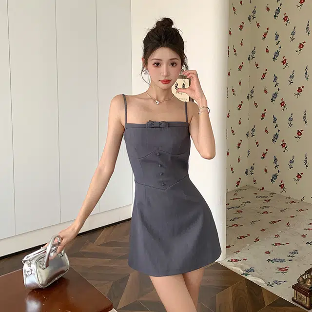 小菊川栗 时尚简约舒适百搭纯色吊带连衣裙 女款 灰色
