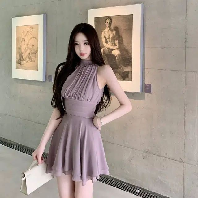 小菊川栗 学院风时尚休闲潮流甜辣穿搭浪漫高级感优雅气质收腰显瘦削肩短裙吊带连衣裙 女款