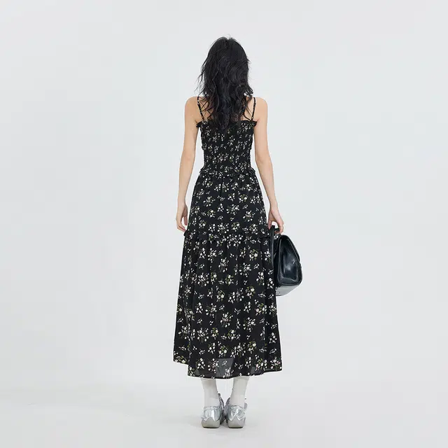 小菊川栗 时尚舒适百搭吊带连衣裙 女款 黑色