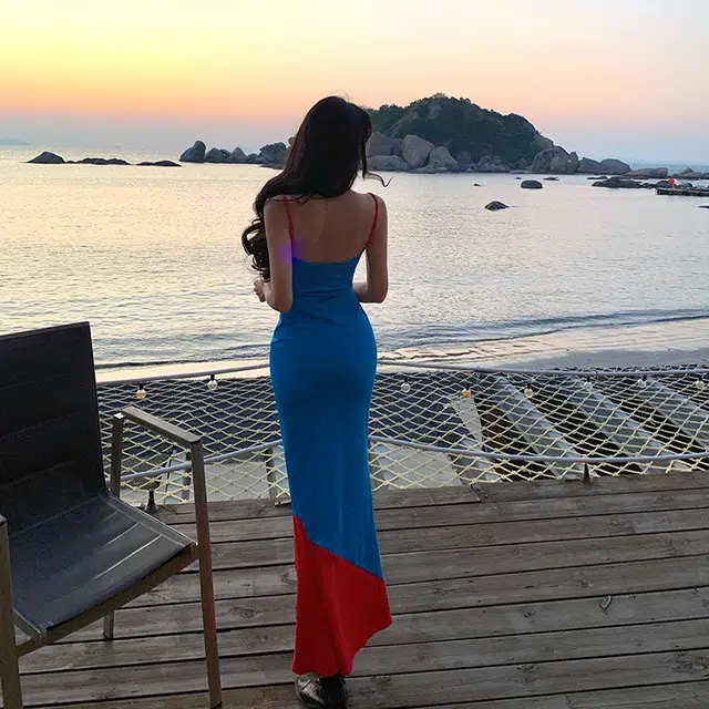 小菊川栗 舒适修身百搭简约时尚吊带连衣裙 女款 红蓝拼色