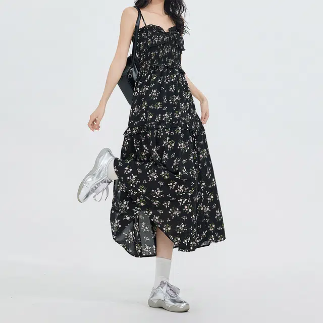 小菊川栗 时尚舒适百搭吊带连衣裙 女款 黑色