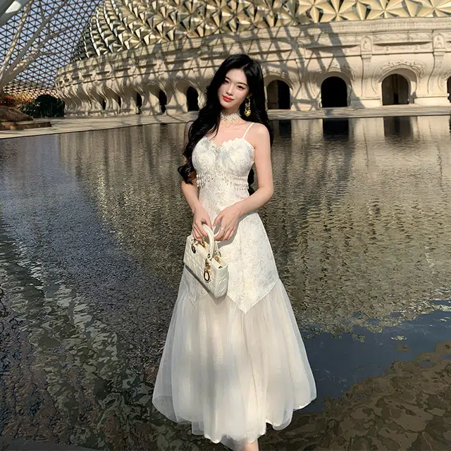 小菊川栗 学院风时尚休闲潮流甜辣穿搭月光与诗法式绝美珠链提花拼接显瘦吊带连衣裙 女款 白色