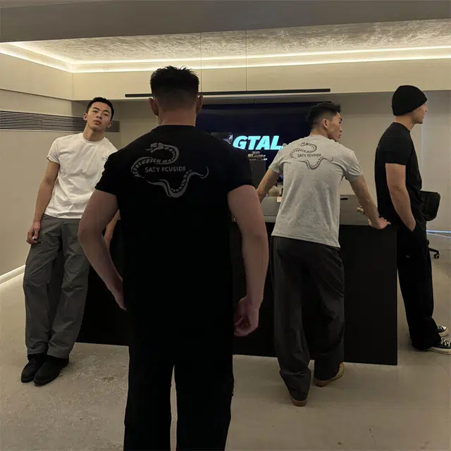RVANGUARD T