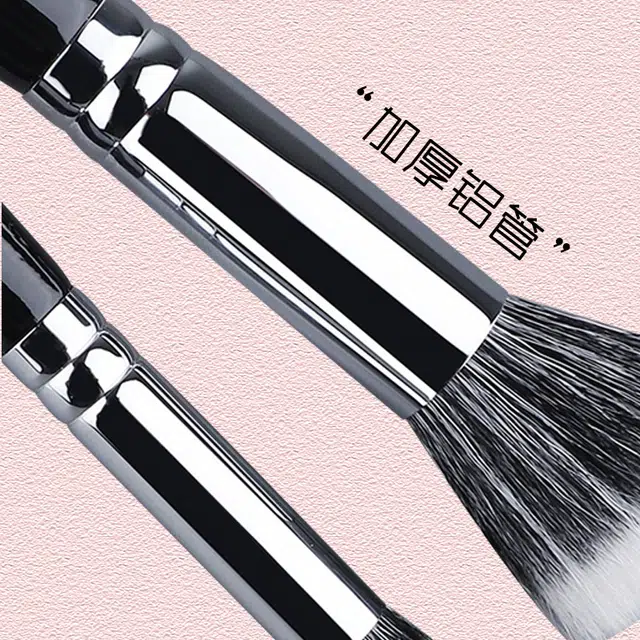 顽顽  点彩动物毛腮红刷柔软羊毛细光锋化妆刷上妆均匀不扎脸化妆工具 清洁晕染细节