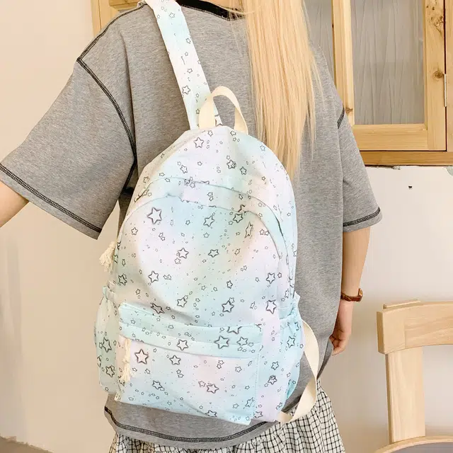 雅鹿 日韩系薄荷曼波渐变色炫彩星星印花大容量初高中大学生书包轻便可爱少女感防泼水旅行背包 尼龙布 双肩包 女款 浅蓝色