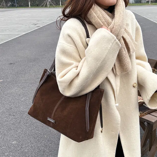 雅鹿 时尚经典复古金属扣饰潮流休闲 麂皮 单肩包 女款 咖色/棕色