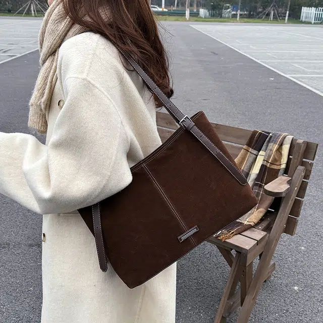 雅鹿 时尚经典复古金属扣饰潮流休闲 麂皮 单肩包 女款 咖色/棕色