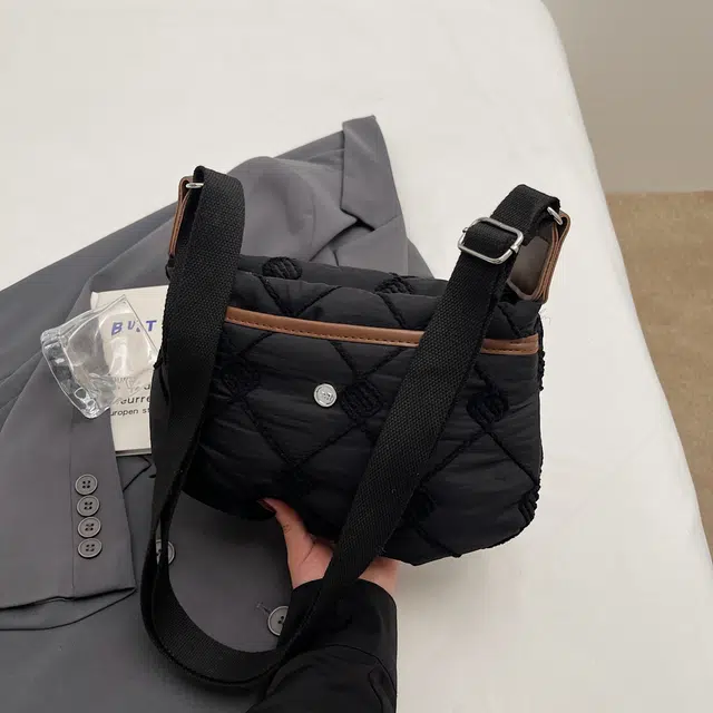 雅鹿 绣线菱格轻便休闲 帆布 帆布包单肩包 常规 女款 黑色/卡其色/咖色/绿色/米白色