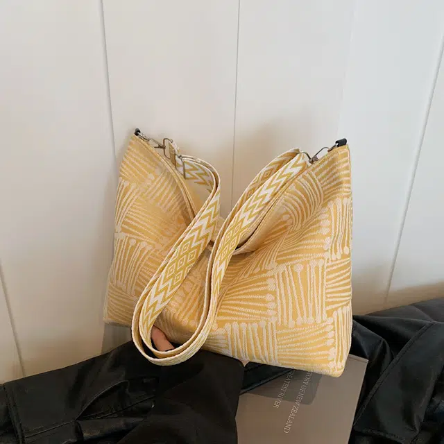雅鹿 秋冬条纹上班通勤简约时尚百搭 尼龙布 单肩包 女款 多色