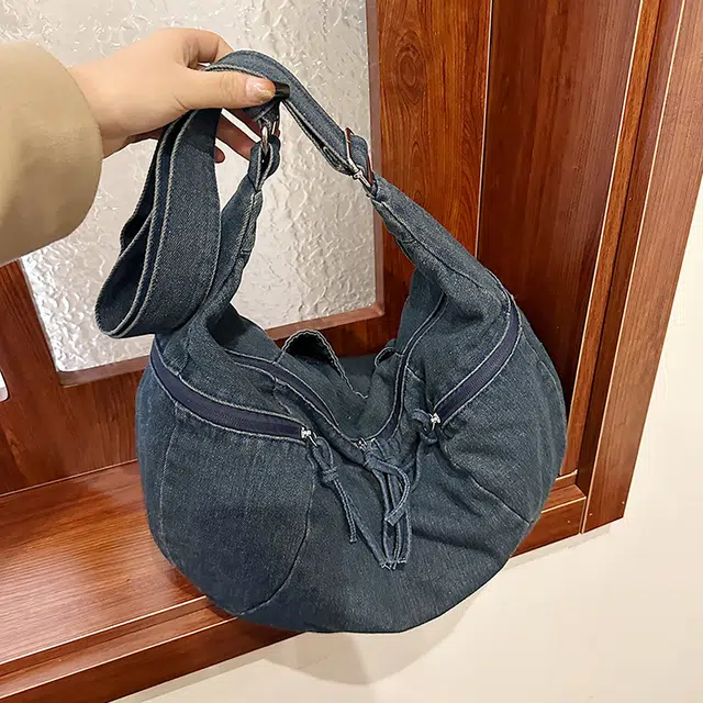 雅鹿 休闲复古慵懒风水洗做旧牛仔饺子包女大容量小众时尚百搭大学生上课通勤托特包 帆布 斜挎包单肩包 常规 女款 深蓝/浅蓝/黑色