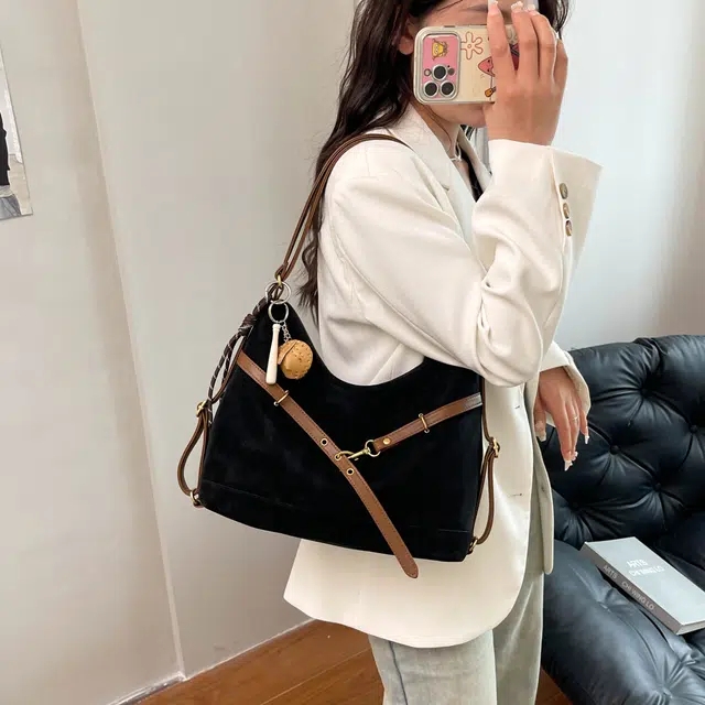 雅鹿 褶皱质感小众简约时尚通勤 丝绒 单肩包 常规 女款 棕色/黑色/咖色