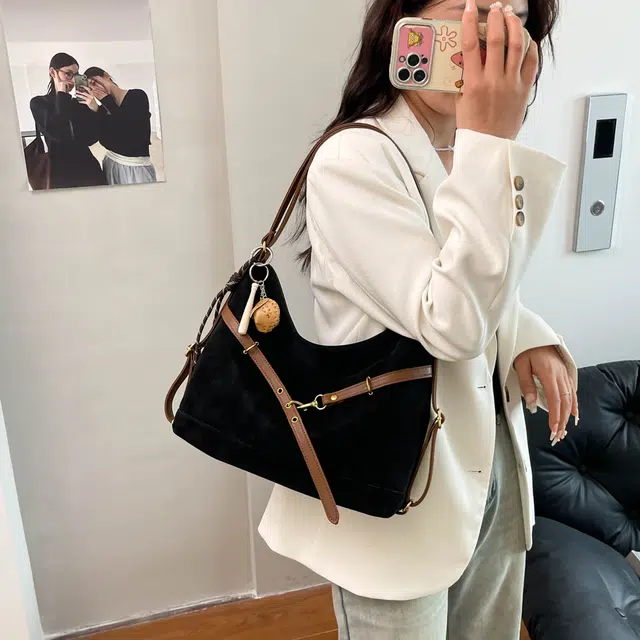 雅鹿 褶皱质感小众简约时尚通勤 丝绒 单肩包 常规 女款 棕色/黑色/咖色