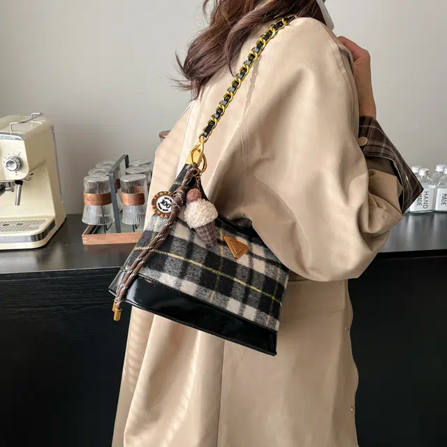 雅鹿 小众休闲简约日常通勤时尚百搭 毛呢 单肩包 常规 女款 黑色/棕色
