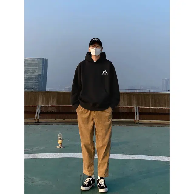 DOENU DOENU STAR logo