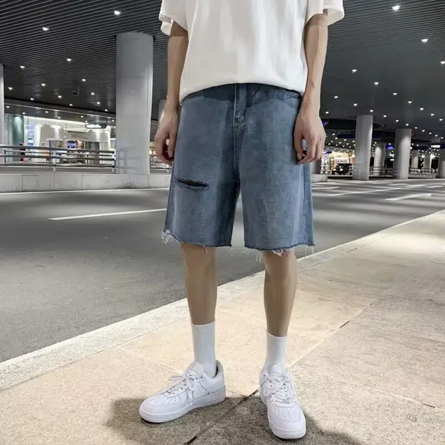 木木兔 美式复古毛边设计感男士高街破洞潮牌休闲时尚百搭宽松五分裤牛仔短裤 男款