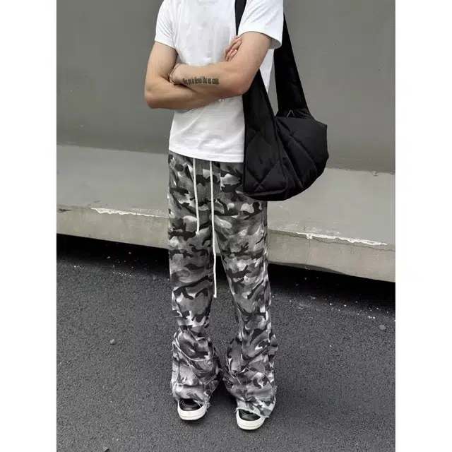 木木兔 秋季高街原版质量直筒休闲运动学生高级感显瘦显高牛仔裤 男款