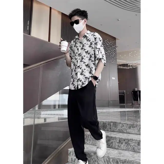 木木兔 百搭日系宽松蝴蝶满印休闲时尚简约轻便垂感短袖衬衫 男款