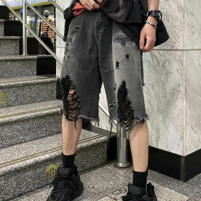 木木兔 美式做旧破洞男士潮牌休闲百搭时尚小众宽松直筒五分裤牛仔短裤 男款