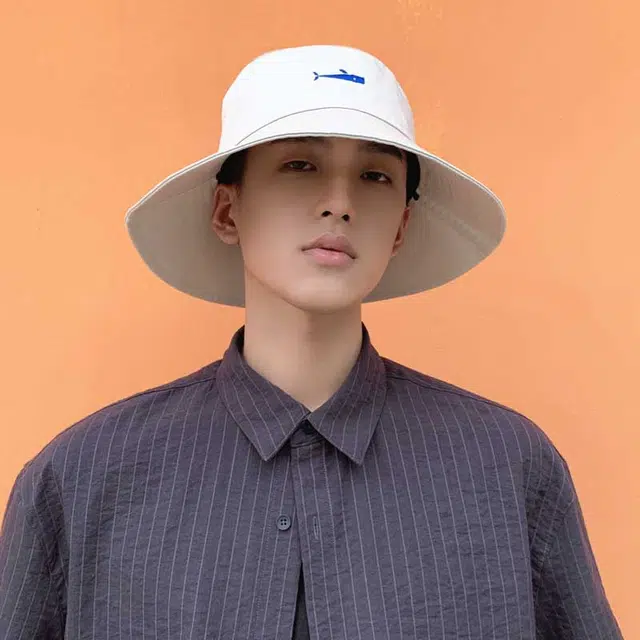 优莲茵 韩版简约纯色鲸鱼小姐刺绣太阳 经典百搭通勤出游防晒 大头围显脸小轻便好携带 舒适透气 棉 渔夫帽 男女同款情侣款