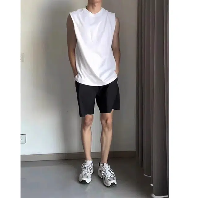 黑马漫画 健身不过膝美式运动五分休闲短裤 男女同款 墨黑色