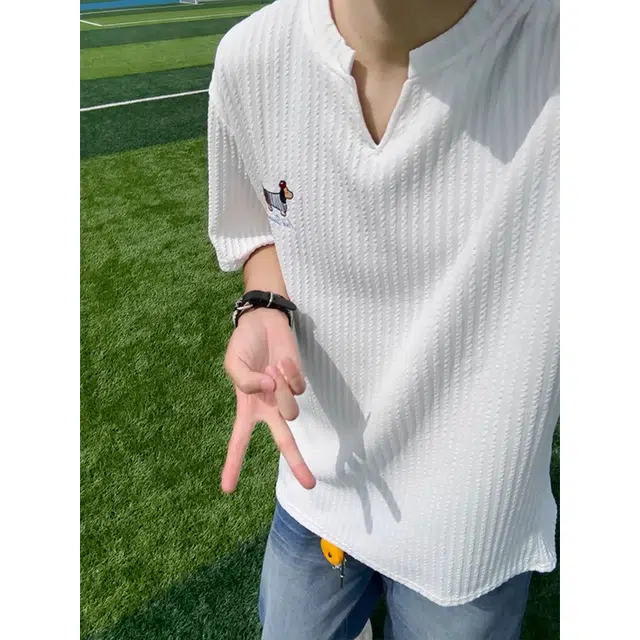 v