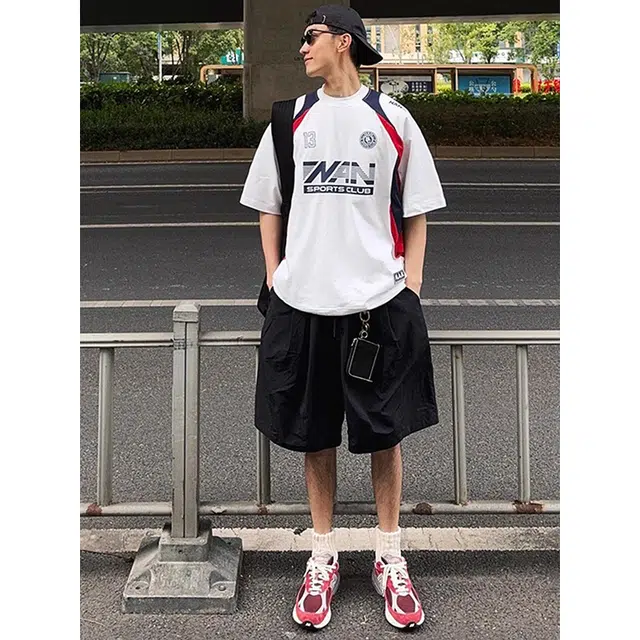 黑马漫画 外穿美式潮牌简约户外运动宽松直筒裤子美式潮牌潮流百搭中裤薄款速干五分裤休闲短裤 男女同款