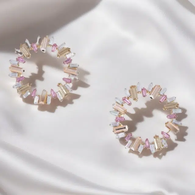 彤彤兔 创意几何圆圈镶钻太阳花耳环个性百搭圆形耳圈耳饰品女 合金树脂 耳钉 女款