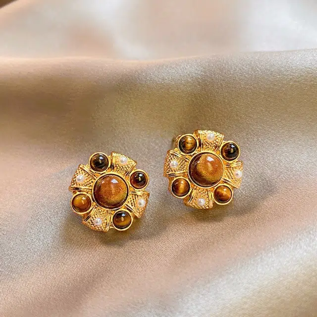 彤彤兔 法式复古高级感轻奢优雅小众百搭设计感耳饰 合金树脂 耳钉 女款