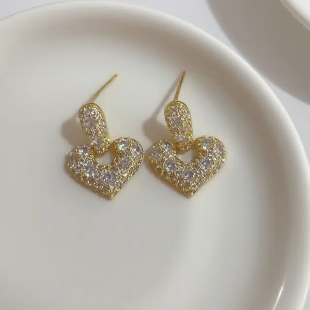 彤彤兔 百搭时尚爱心满钻耳环女高级感小众设计气质耳饰 合金 耳钉 女款
