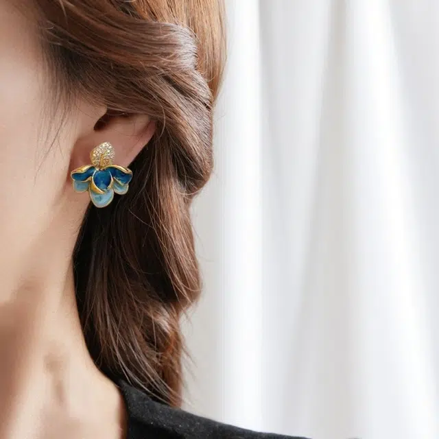 彤彤兔 花瓣耳环高级感轻奢法式复古优雅气质耳饰女 合金树脂 耳钉 女款