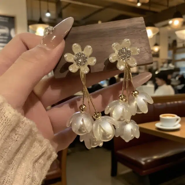 彤彤兔 法式花朵流苏耳环轻奢高级感时尚百搭简约耳饰女 合金树脂 耳钉 女款