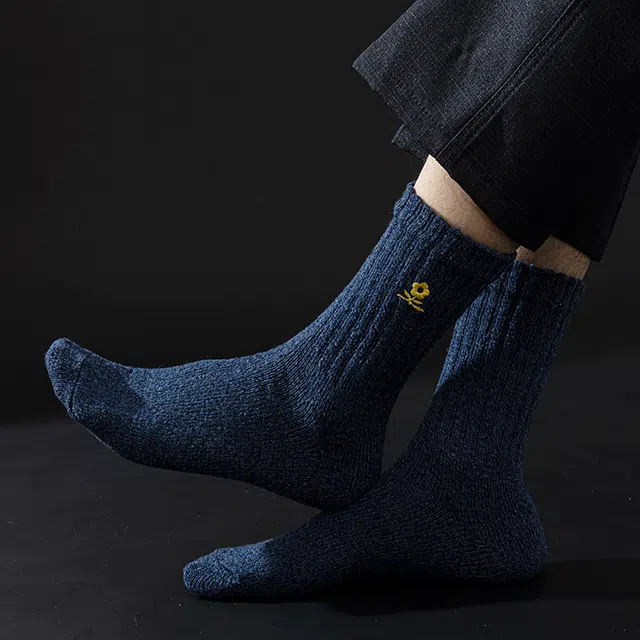 梦特娇 纯色休闲加厚款刺绣舒适商务冬季中筒袜 男款