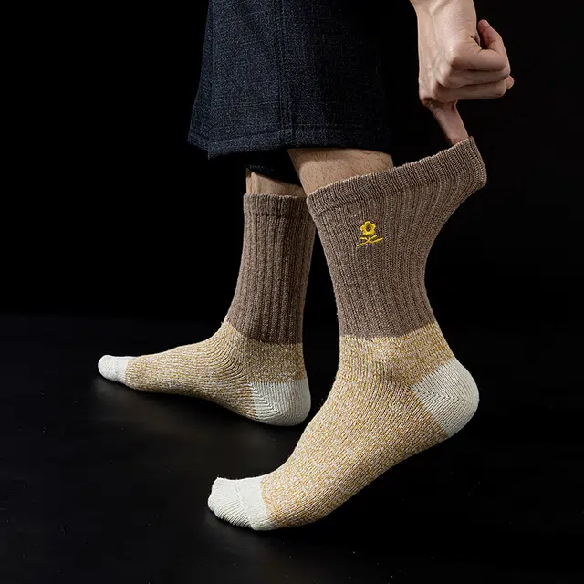 梦特娇 抗寒粗针织撞色时尚简约舒适保暖轻奢休闲商务中筒袜 男款