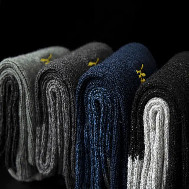 梦特娇 抗寒粗针织撞色时尚简约舒适保暖轻奢休闲商务中筒袜 男款