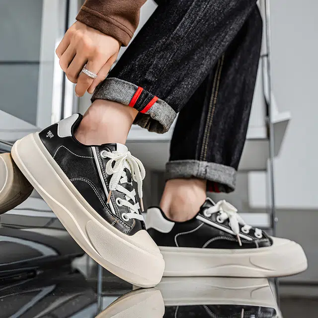 Nanjiren Classic Low-Top Sneakers