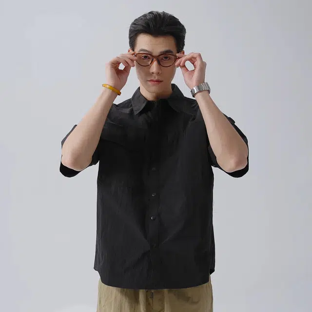 森马 吸湿速干纯色工装衬衣翻领百搭宽松短袖衬衫 男款