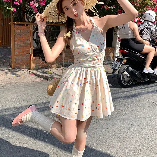 沐晓欣 通勤时尚休闲简约百搭吊带连衣裙 女款