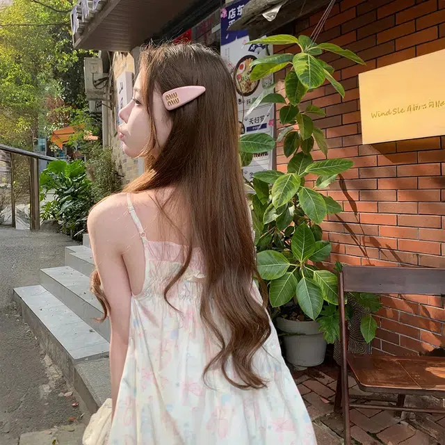 沐晓欣 碎花甜美可爱风蝴蝶印花少女感海边度假气质优雅日常通勤小个子乖乖女穿搭舒适时尚简约百搭不规则短裙吊带连衣裙 女款