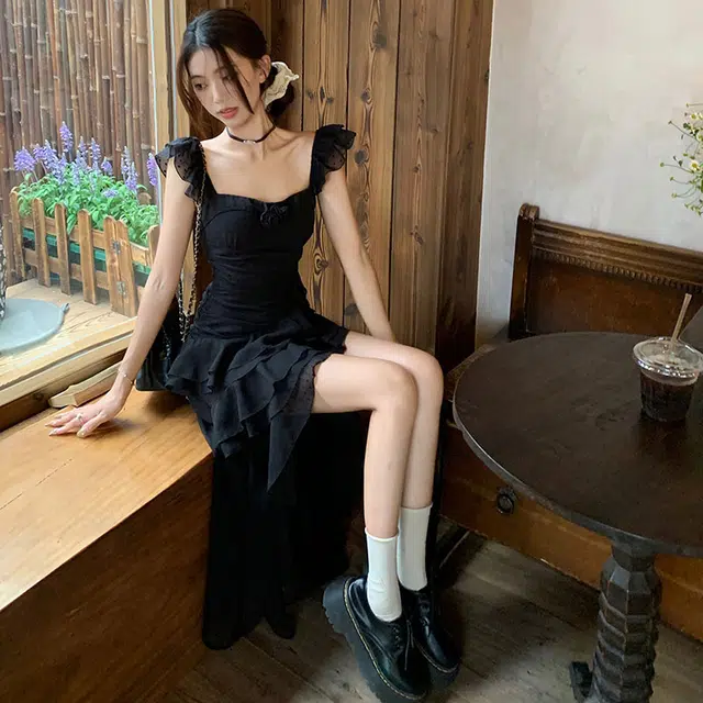 沐晓欣 法式慵懒复古百搭简约日常气质优雅时尚舒适修身度假风玫瑰花长拖尾高级设计感氛围感波点无袖连衣裙 女款